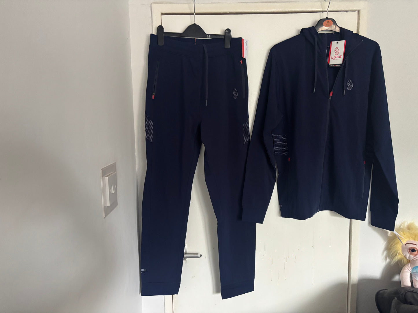 Luke 1977 Mens medium tracksuit